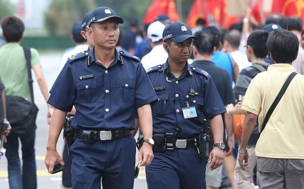 полиция сингапура