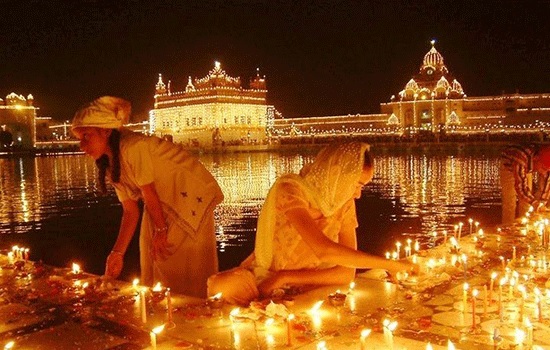 Индия празднует Дивали - фестиваль огней