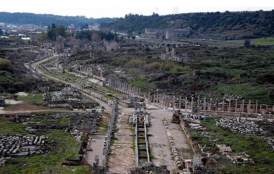 Более 70% 5 000-летнего города Перге на юге Турции по-прежнему находятся под землей