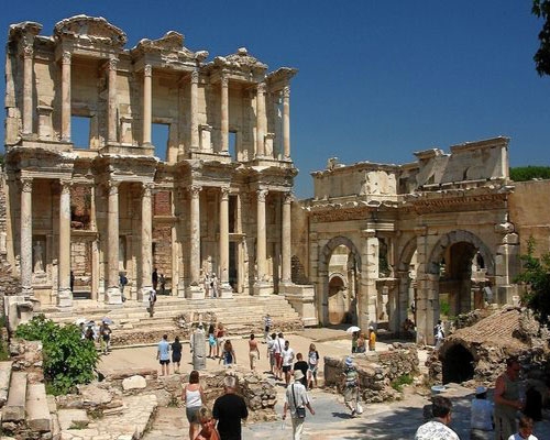 руины библиотеки древнего Эфеса