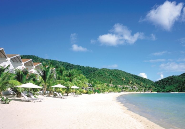 365 бесподобных песчаных пляжей делают острова излюбленным местом элитного отдыха