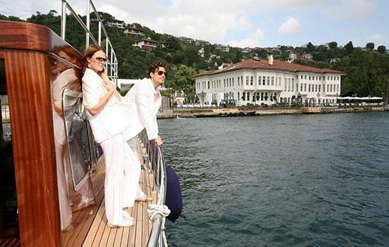 Хотите знать, где можно увидеть в Турции богатых и знаменитых?