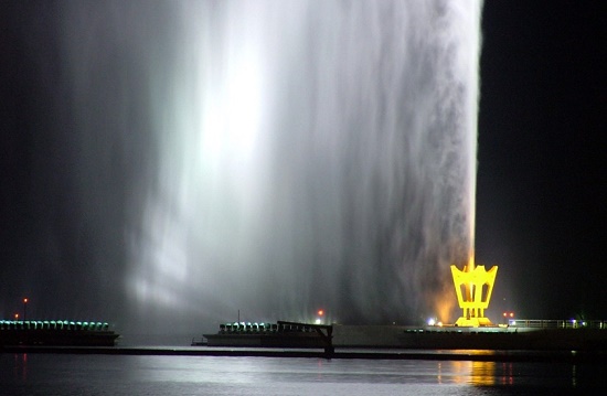 Потрясающий Фонтан Фахда - самый высокий и красивый фонтан мира (Саудовская Аравия)