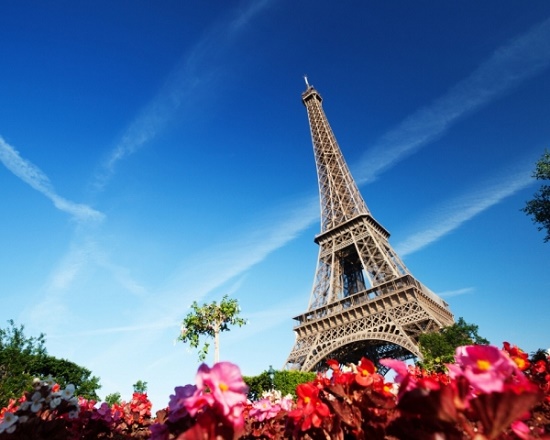 В Париже Эйфелеву башню покроют стеклом и металлом