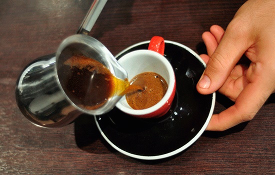 Как правильно пить турецкий кофе?