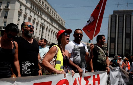 Греческие сотрудники отелей и ресторанов призывают к суточной забастовке