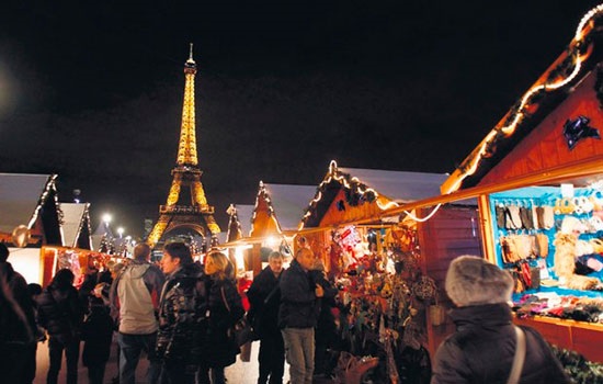 Рождество в Париже: свет, магия и шоколад