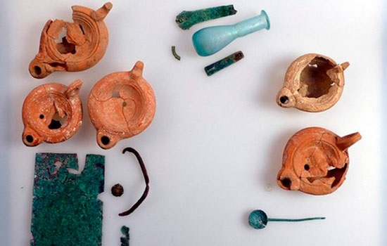 Древние погребальные камеры, содержащие артефакты, обнаружены в Измире в Турции