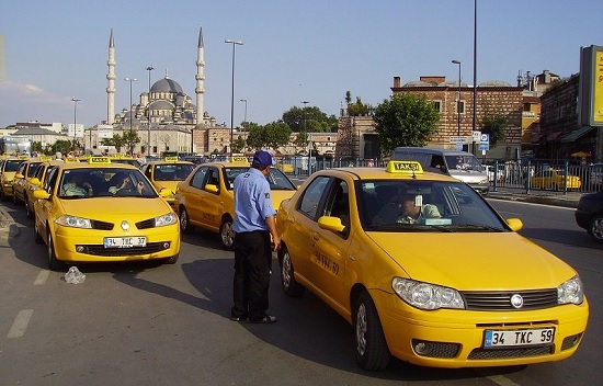 Таксисту из Стамбула угрожает тюремное заключение за обман туристов
