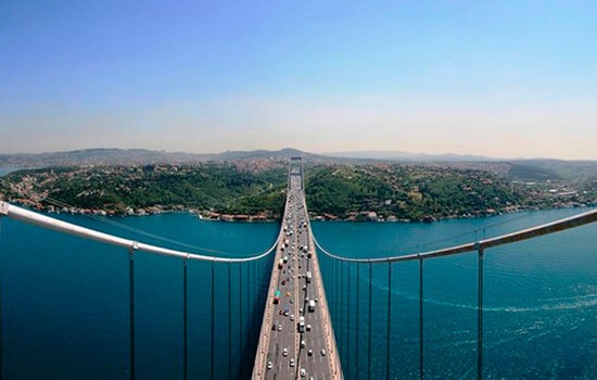 Стамбулский рыбак получил штраф в размере 24 675 долларов за уклонение от уплаты пошлины, пересекая Босфорский мост 117 раз