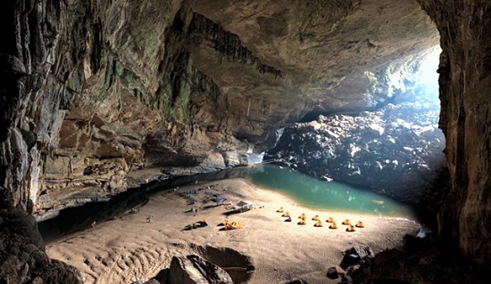Пещера Шондонг - самая большая в мире. Вьетнам