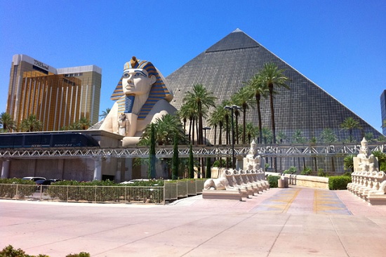 Пирамиды в Египте превратят в отели!