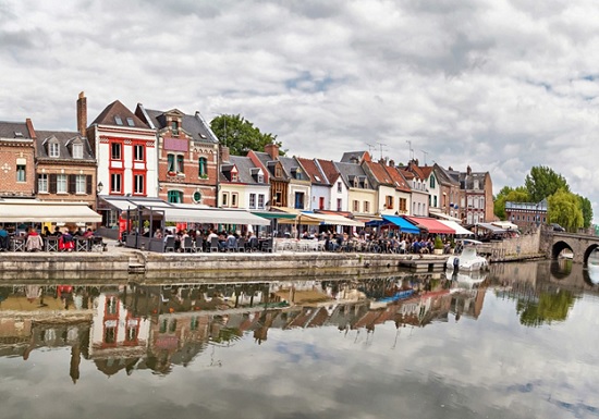 Амьен — город на реке Сомма, Франция