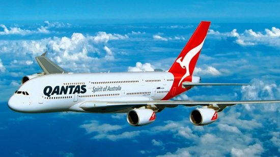 Qantas - авиакомпания предупредила, что допустит на борт только туристов с прививкой от ковида