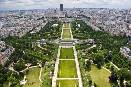 В Париже Елисейские поля перевоплотят в сады