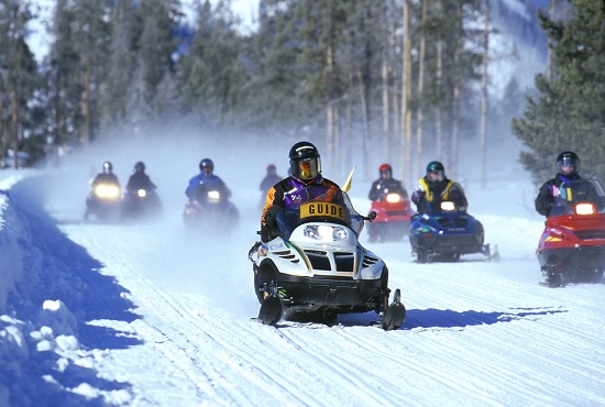 Получаем навыки вождения в экстремальных условиях в Финляндии