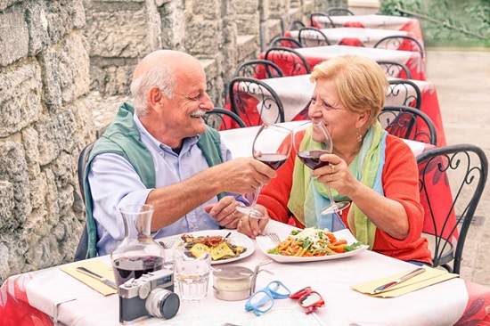 Пенсионные туры &Тонкости туризмаКак правильно выбрать пожилым путешествие