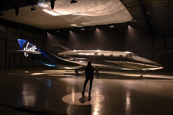 Космический туризм: Virgin Galactic представил корабль для космических путешествий