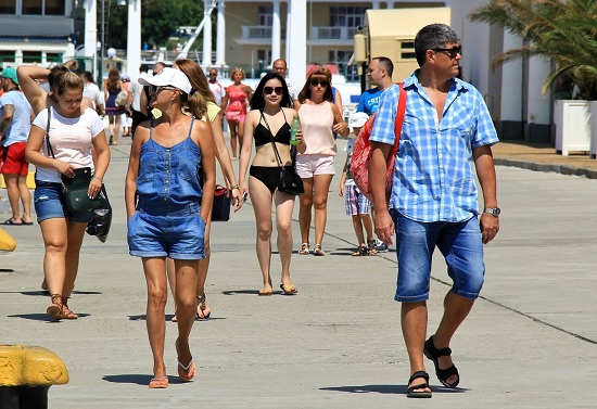 «Ценник переписывали прямо на глазах», россияне об отдыхе в Сочи после майских праздников
