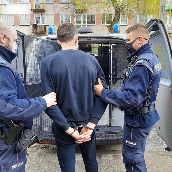 В Варшаве задержали украинского туриста, который нарушил правила ПДД и оказывал яростное сопротивление при задержании