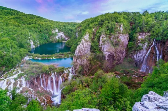 Почему стоит побывать на Плитвицких озёрах в Хорватии?