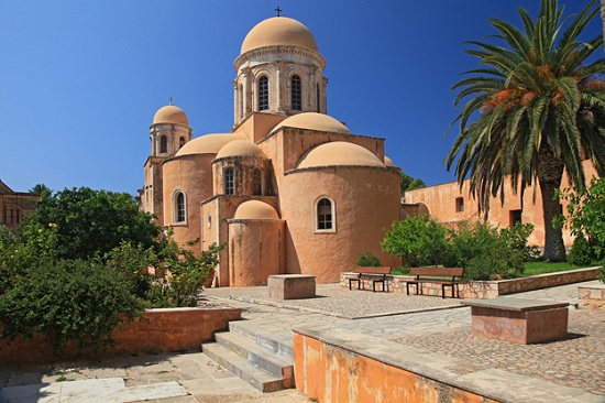 Чем уникален Монастырь Святой Троицы в Греции?