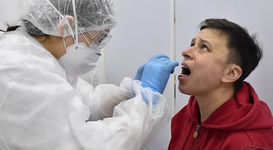 Болгария внесла новые коррективы: теперь вакцинированным россиянам можно ездить без ПЦР-теста