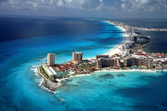 Город Маями в США. Финансовый центр посреди пляжей
