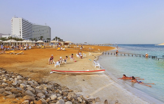 Курорты Израиля. Почему стоит полететь на побережье Мёртвого моря?