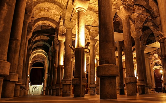 Огромное водохранилище Византийского периода – Цистерна Базилика в Стамбуле