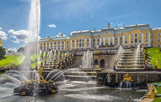 Петергоф Санкт-Петербурга — чудесные фонтаны и сады царя Петра Первого