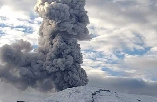 В Колумбии приостановлен прием туристов, проснулся вулкан Невадо-дель-Руис