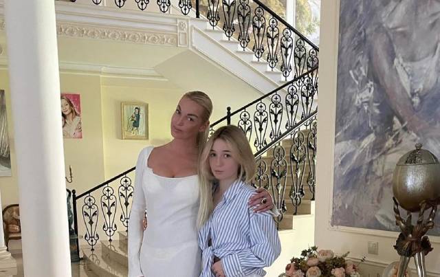 Анастасия Волочкова публично унизила собственную дочь