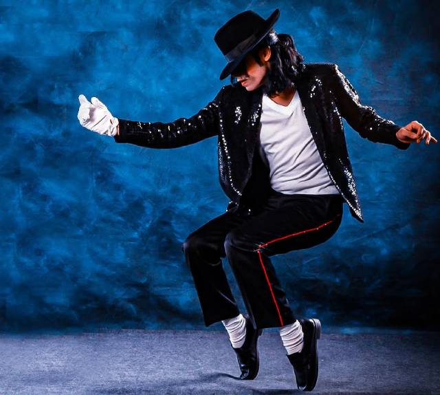 Шляпа Майкла Джексона с лунной походкой выставлена ​​на аукцион