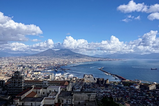 В Неаполе больше не будет больших яхт