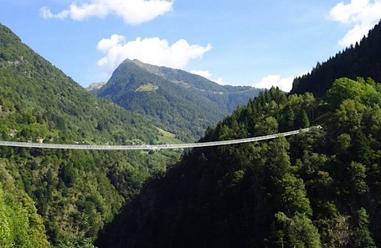 Италия открывает самый высокий пешеходный мост в Европе в регионе Умбрия