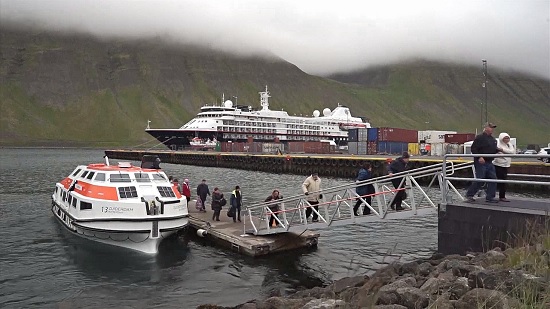 Один из самых дорогих курортов Исландии вводит ограничения для туристов