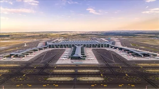 Аэропорт Стамбула теперь принимает и отправляет рейсы с трех ВПП одновременно
