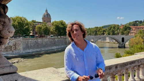 "Какие позитивные мальчишки": Галкин показал фото с подросшим сыном Гарри
