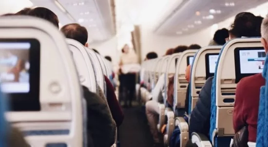 Компания Ryanair начала жесткую борьбу с буйными пассажирами