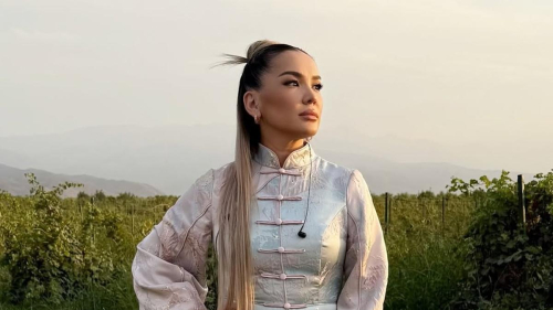 "Глаза папины": Макпал Исабекова впервые рассказала, на кого похожа ее дочь