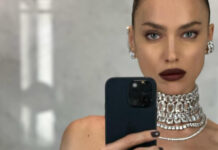 Ирина Шейк сделала селфи в прозрачном платье