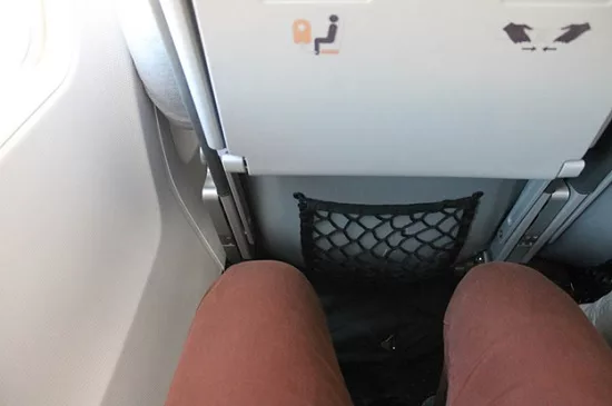 Авиакомпании сознательно делают перелёты эконом-классом некомфортными: причина в деньгах