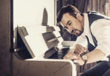 Кентал исполнил свой хит по-новому (видео)