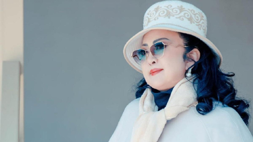 Макпал Жунусову позабавило видео с ее "двойником" 1 Макпал Жунусову позабавило видео с ее "двойником"