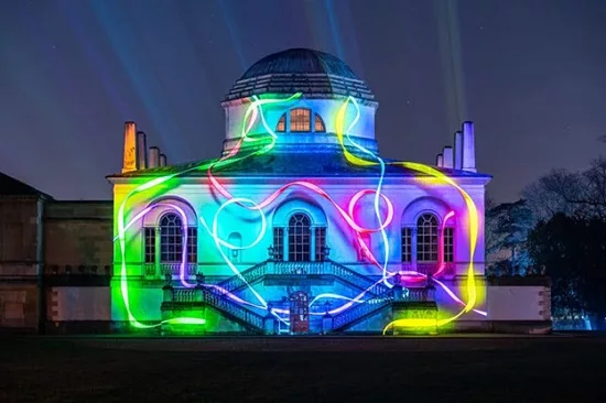 Визуальное шоу на символах Стамбула: город оживает в свете 3D-mapping проекций