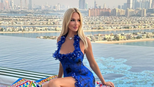 "Завидую этой женщине": Виктория Лопырева попозировала в бикини на яхте в Дубае