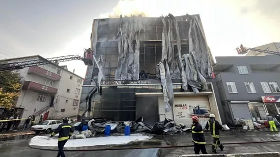 Пожар на косметическом заводе в Турции унес жизни шести человек: трое арестованы