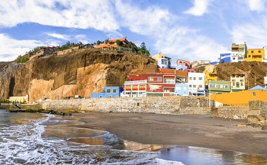 Уникальное место, привлекающее толпы туристов как летом, так и зимой