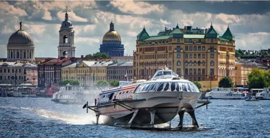 Теплоход «Метеор» в Санкт-Петербурге: водные экскурсии, которые дарят скорость и эмоции